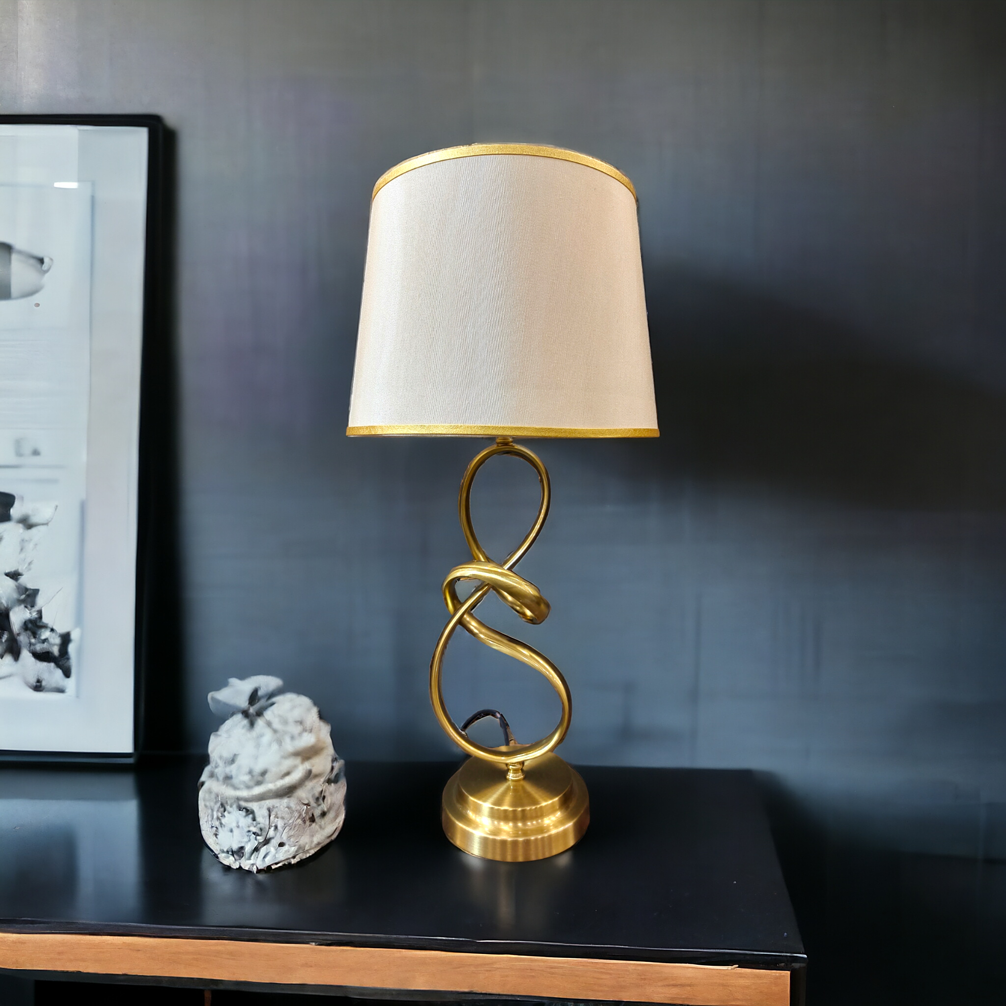 8 numerical shaped lamp