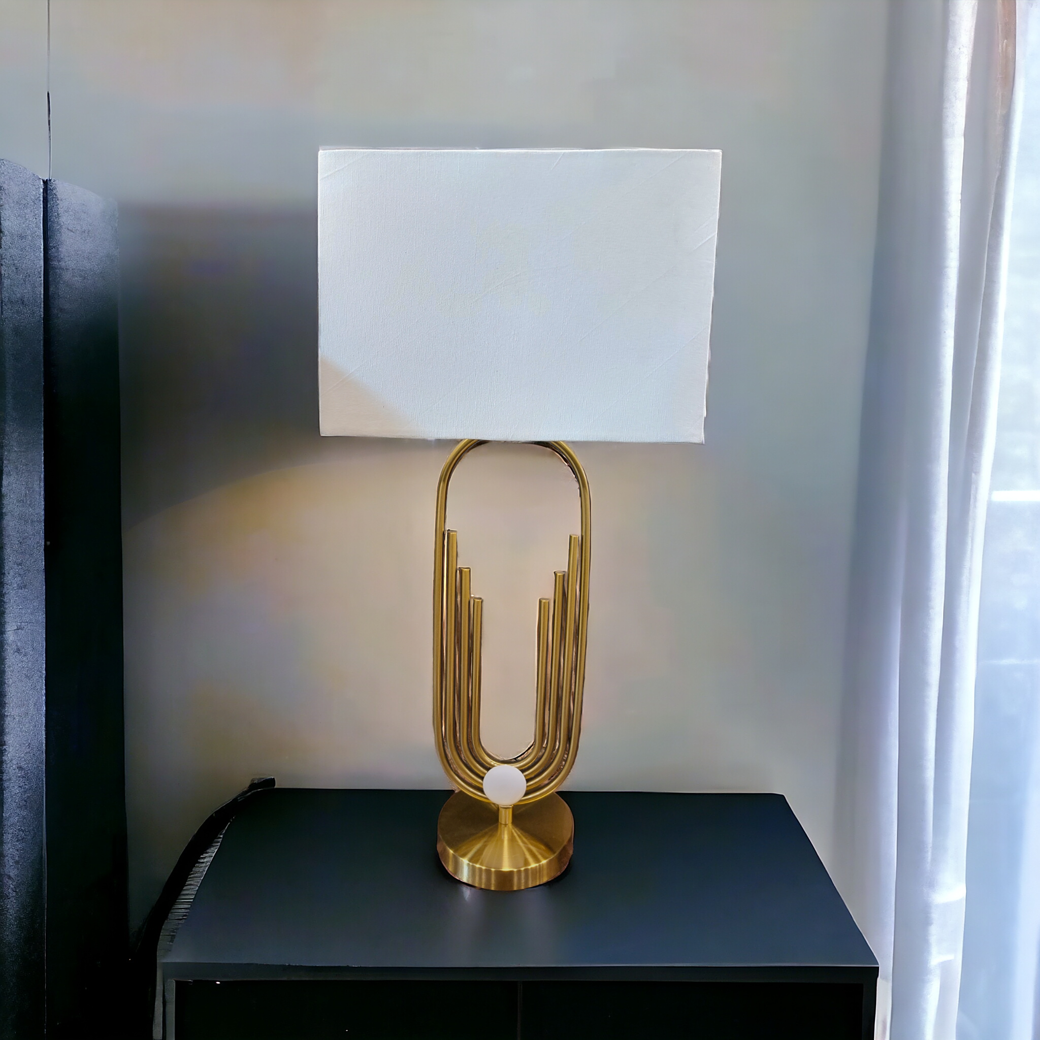 Modern artistic table lamp