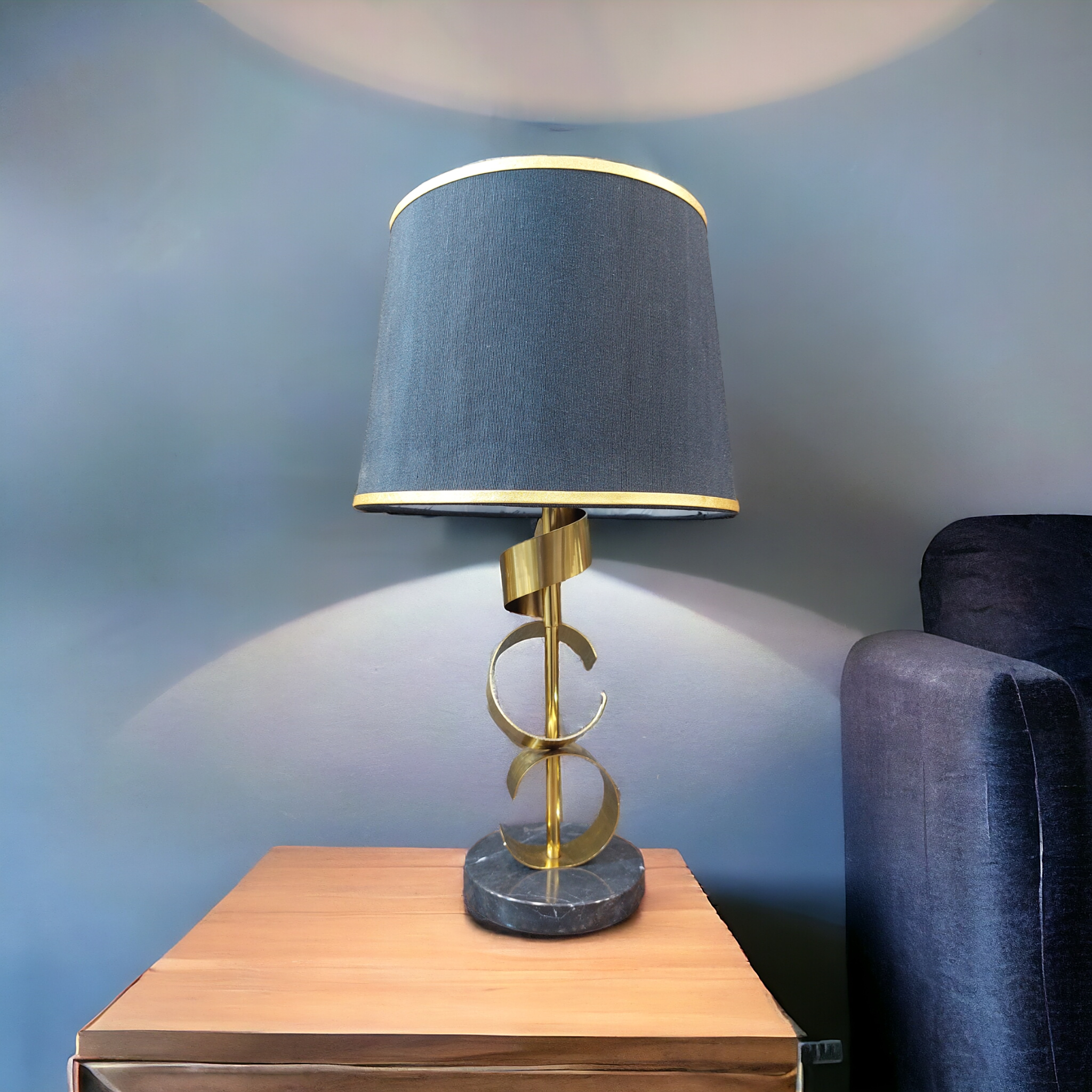 Modern metal table lamp