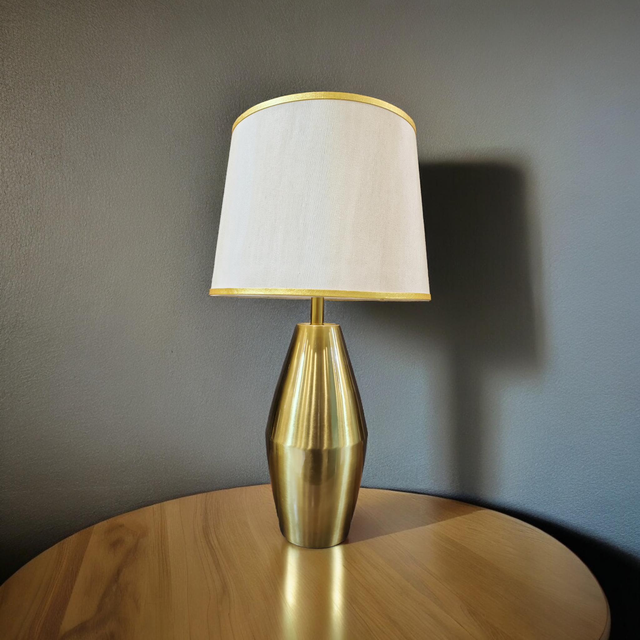 Elegant Metal Table Lamp